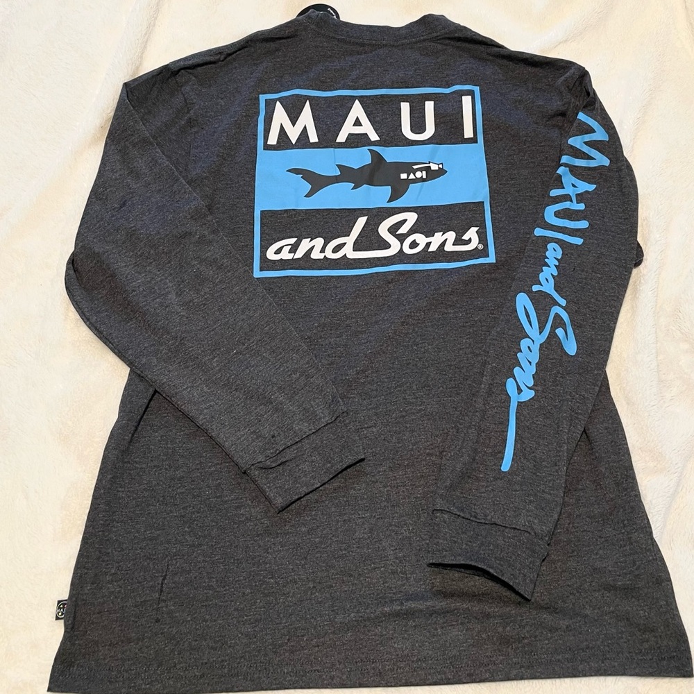 NWT Men’s Maui and Sons Long Sleeve Shark Logo Shirt - Picture 6 of 10